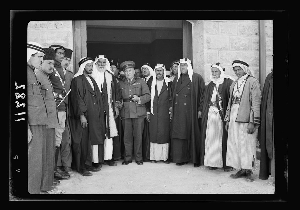 חווה חקלאית ניסיונית בבאר שבע. ביקור בכירים ומפגש עם נכבדי הבדואים (שנות ה-30)